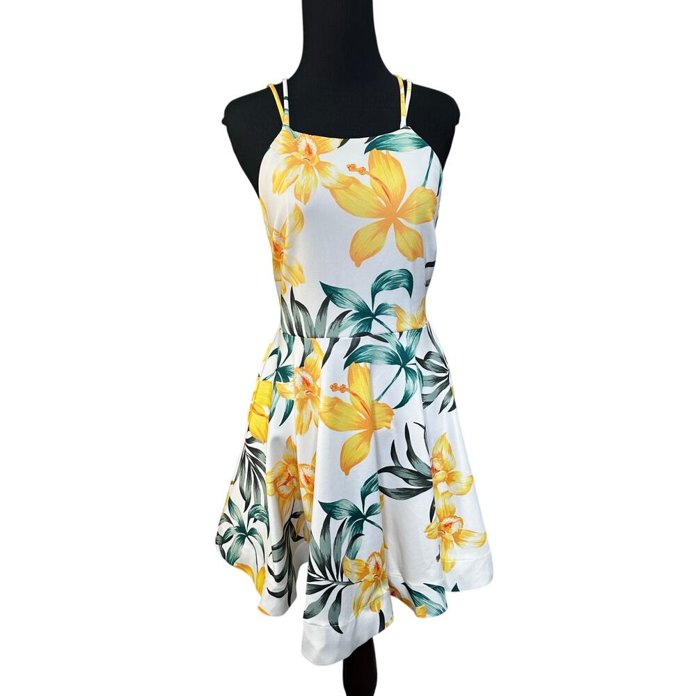 Pretty floral vacation dress - Picture 2 of 5